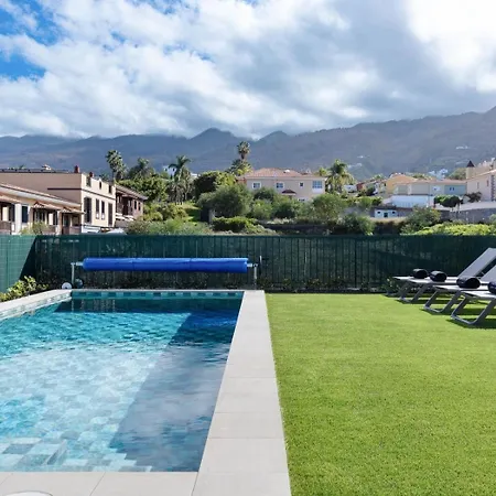 Karat La Quinta בית נופש