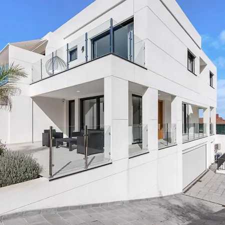 Karat La Quinta Feriehus