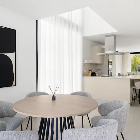 Karat La Quinta Feriehus