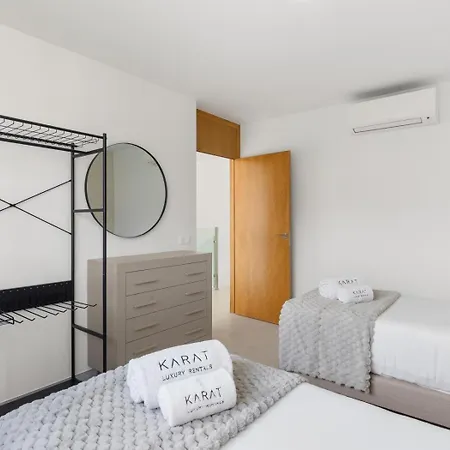 Karat La Quinta Feriehus *